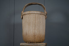 Antique Chinese basket
Bentwood woven willow basket
Rice harvest gathering basket
Vintage Chinese farmhouse décor
Asian antique storage basket
Rustic wicker grain basket
Collectible Chinese willow basket
Handcrafted antique harvest basket