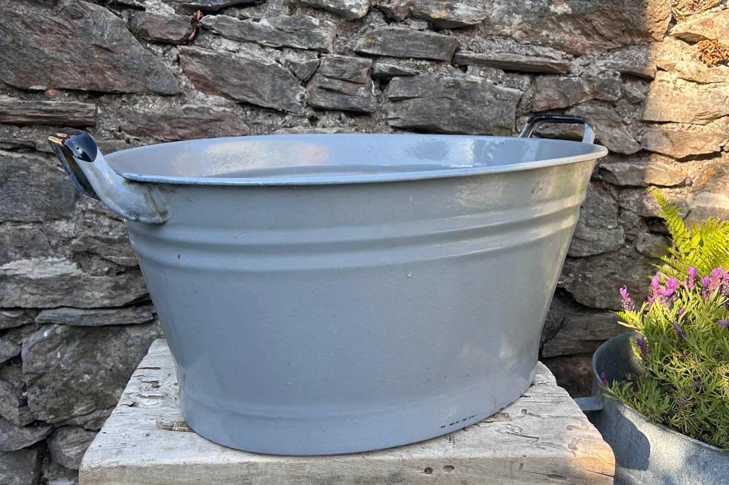 Enamel bath
