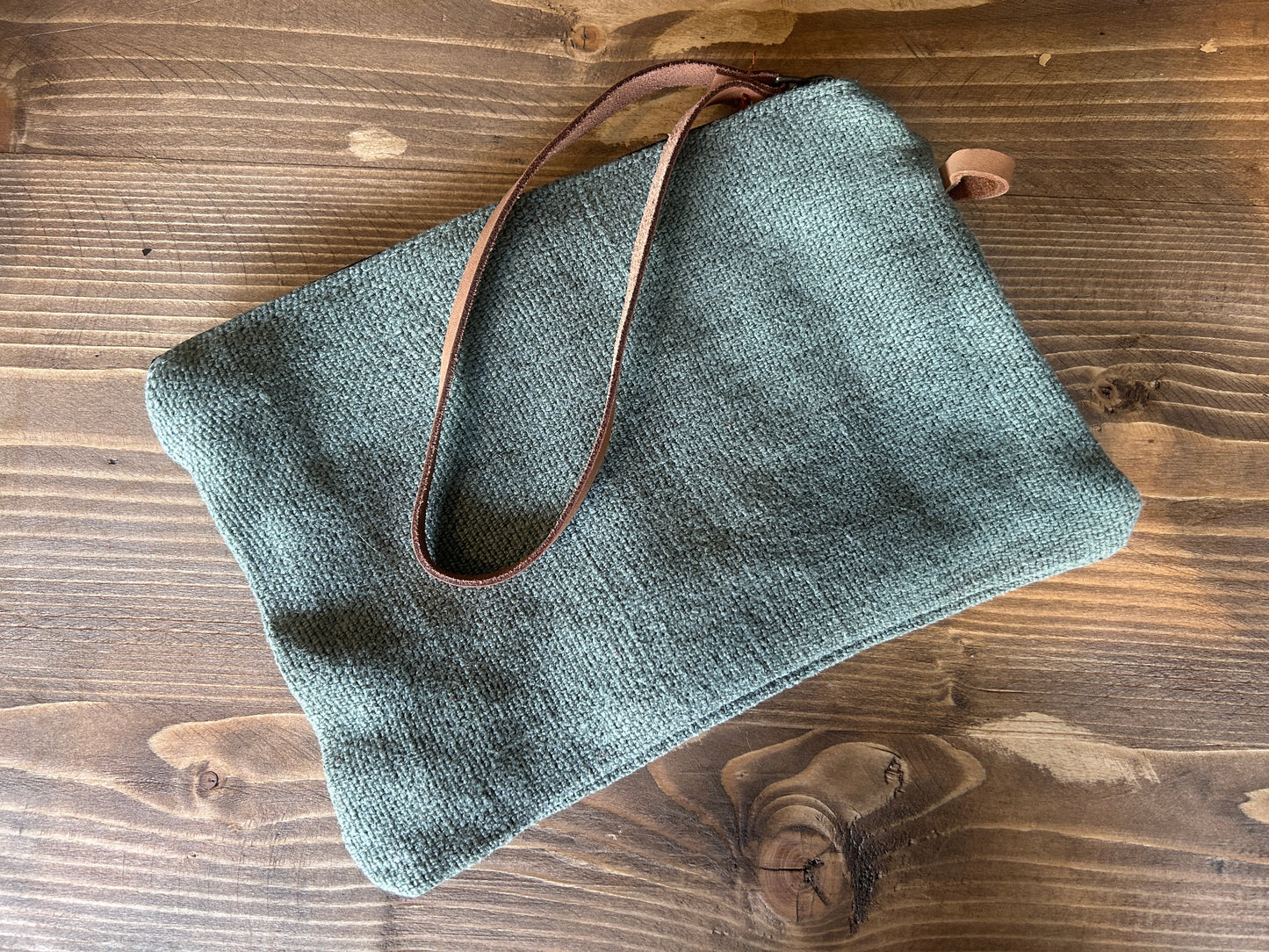 Natural jute zip pouch
