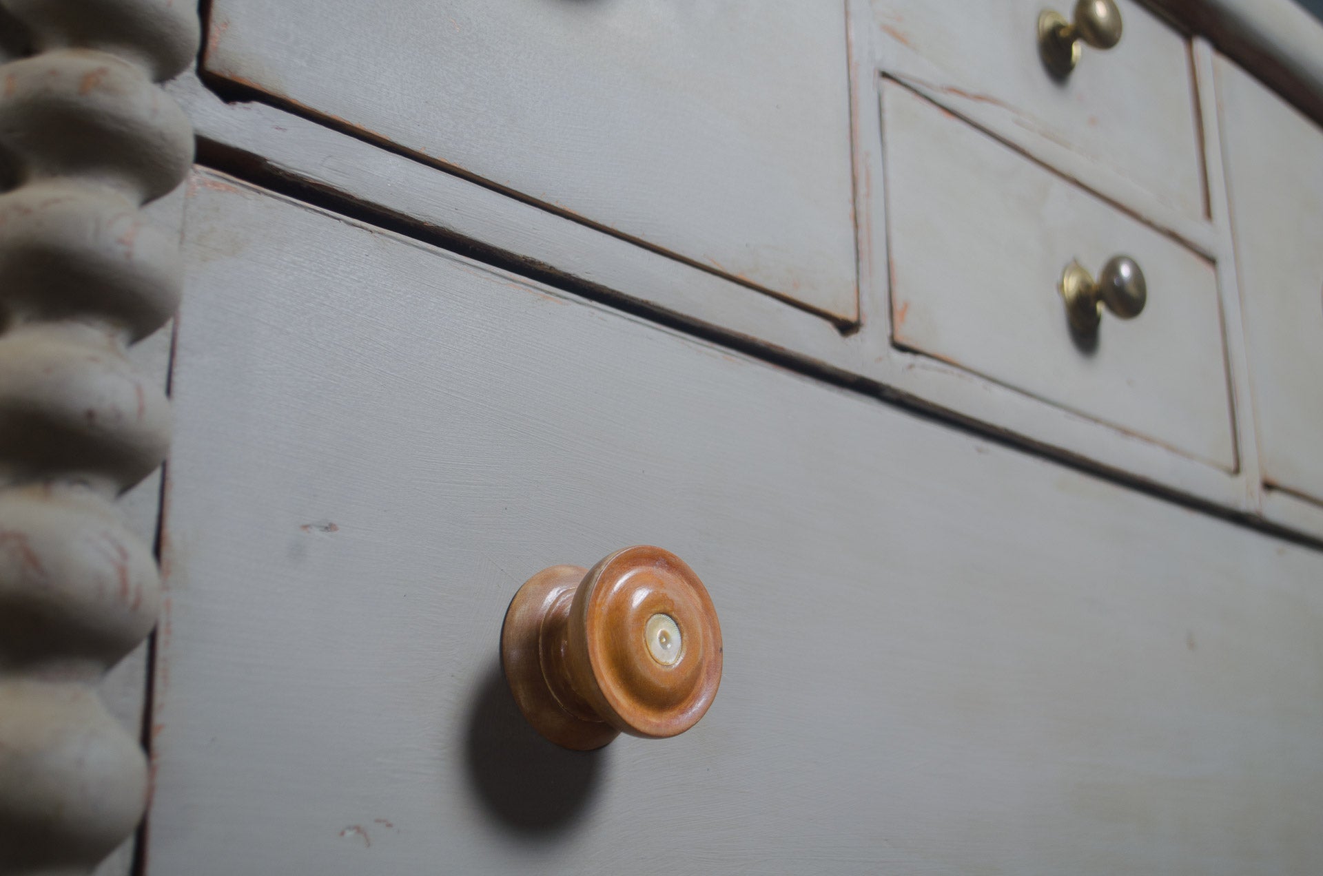 Grand Australian cedar wood drawers