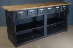 reclaimed 
kitchen island