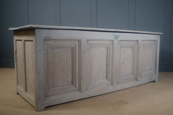 gun chest 18th century