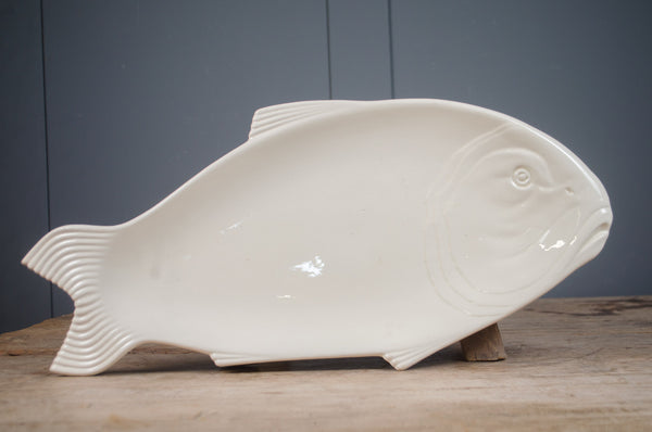 Vintage Longwy French fish platter in white glazed ceramic, modelled in the shape of a fish with matching plates available.