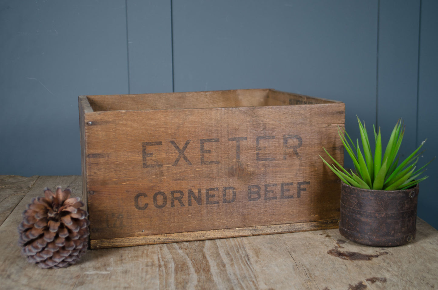 Original wooden corned beef transport box from Argentina