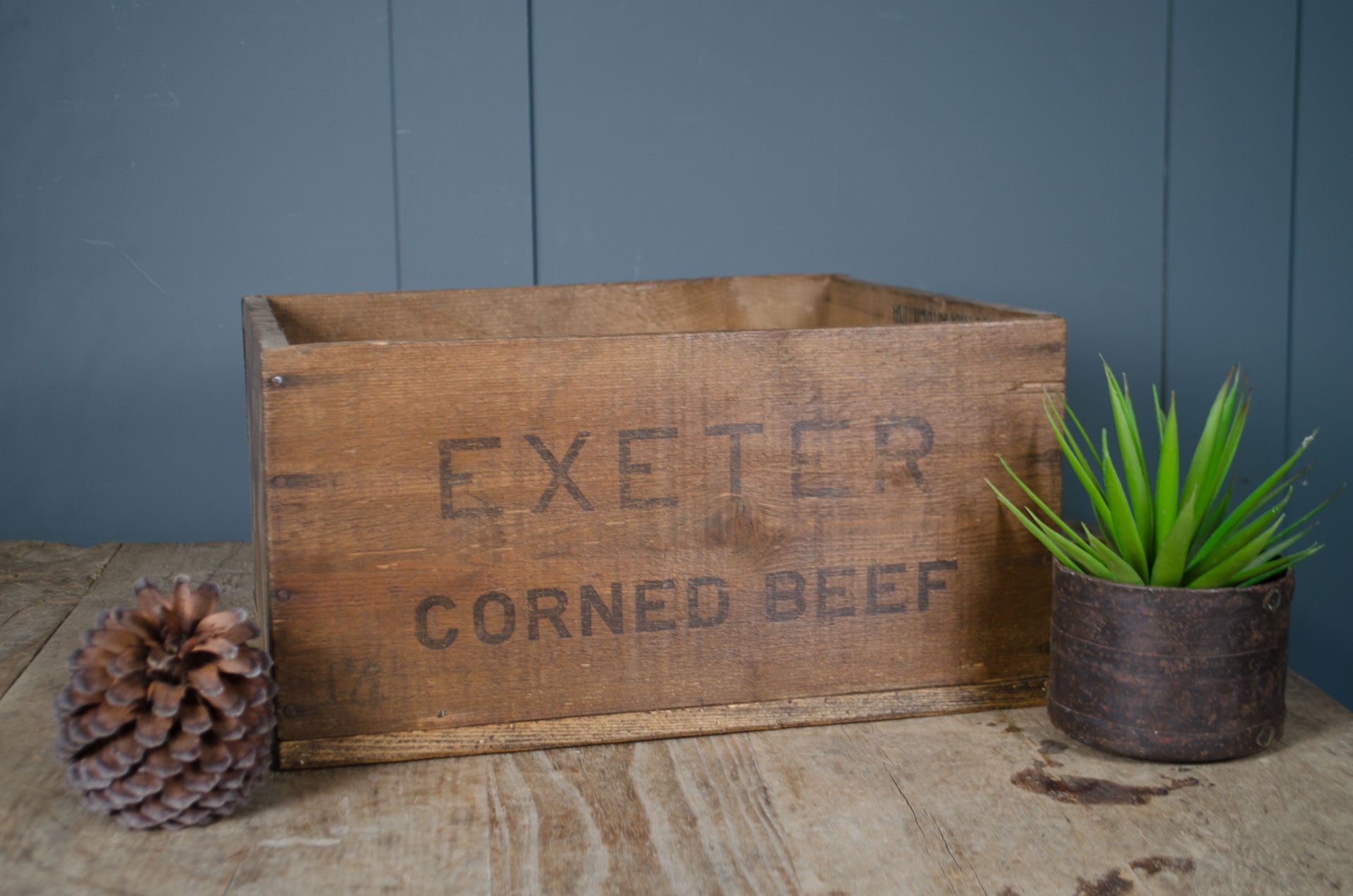 
Original wooden corned beef transport box from Argentina