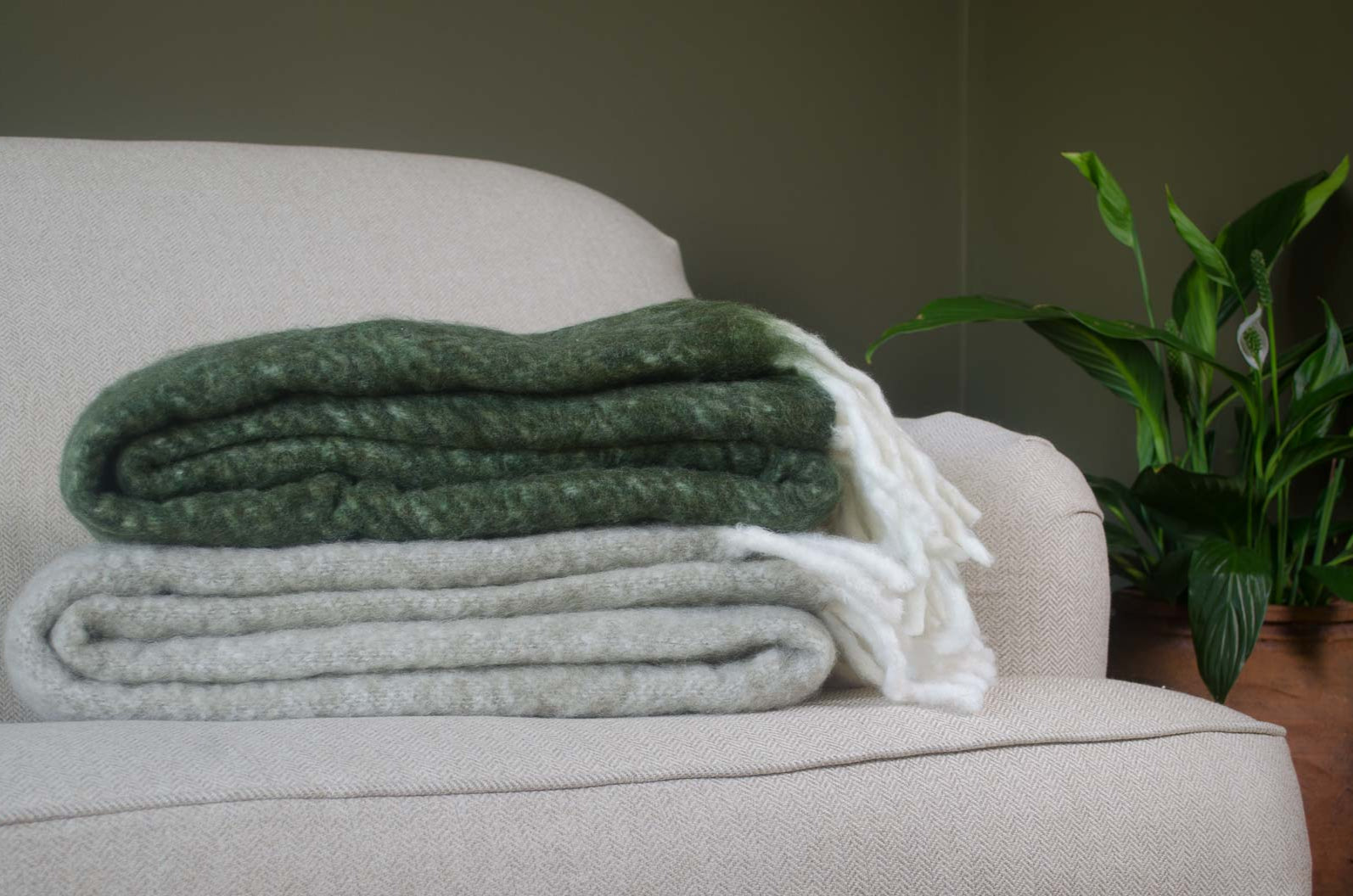 Lambs tail wool mix blanket - Various colours