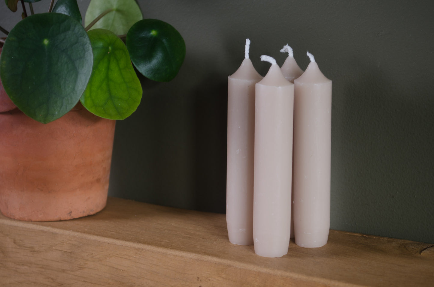 beige dinner candles set 4