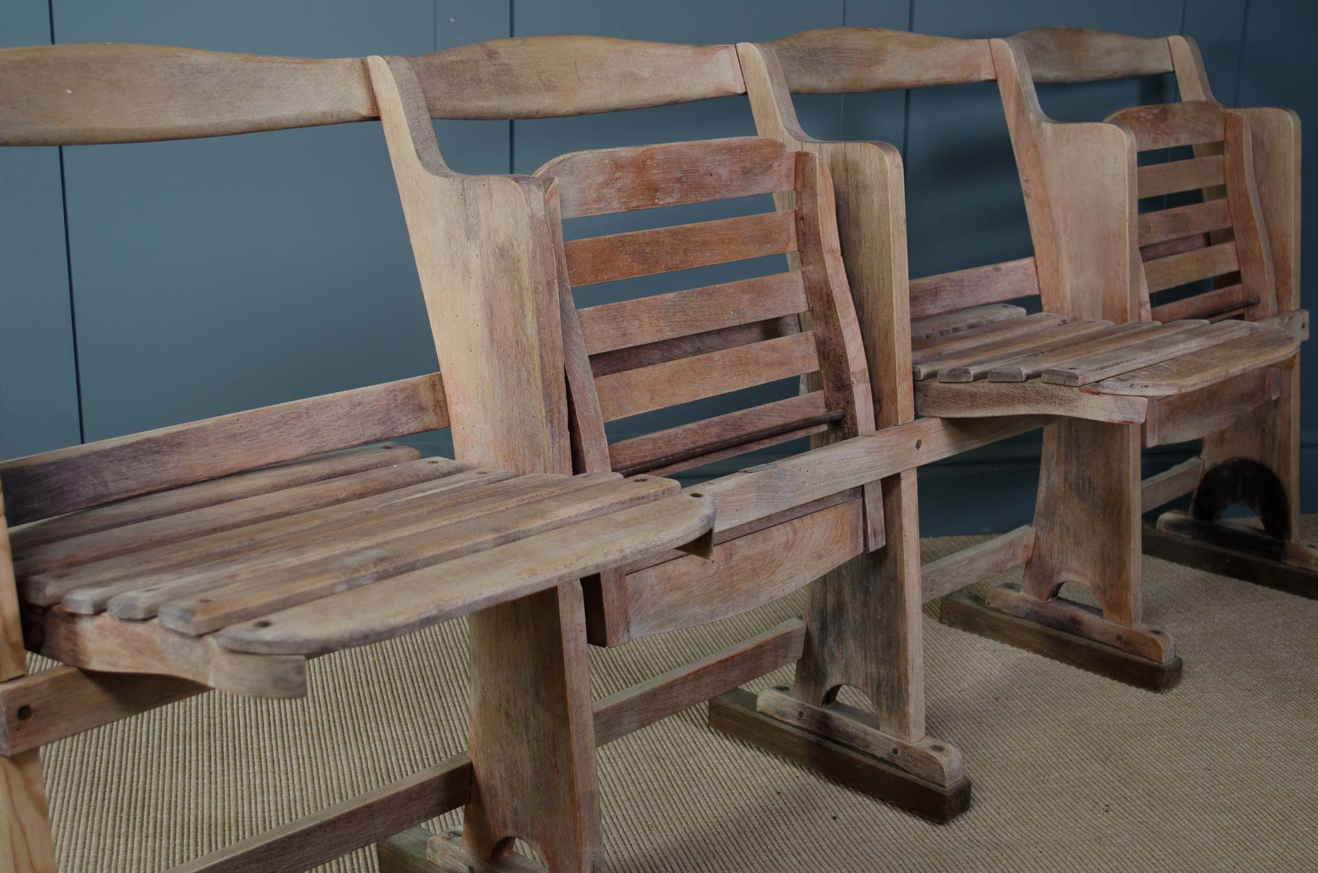 Set of 4 folding theatre chairs