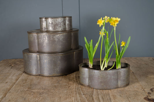 Vintage cake tins